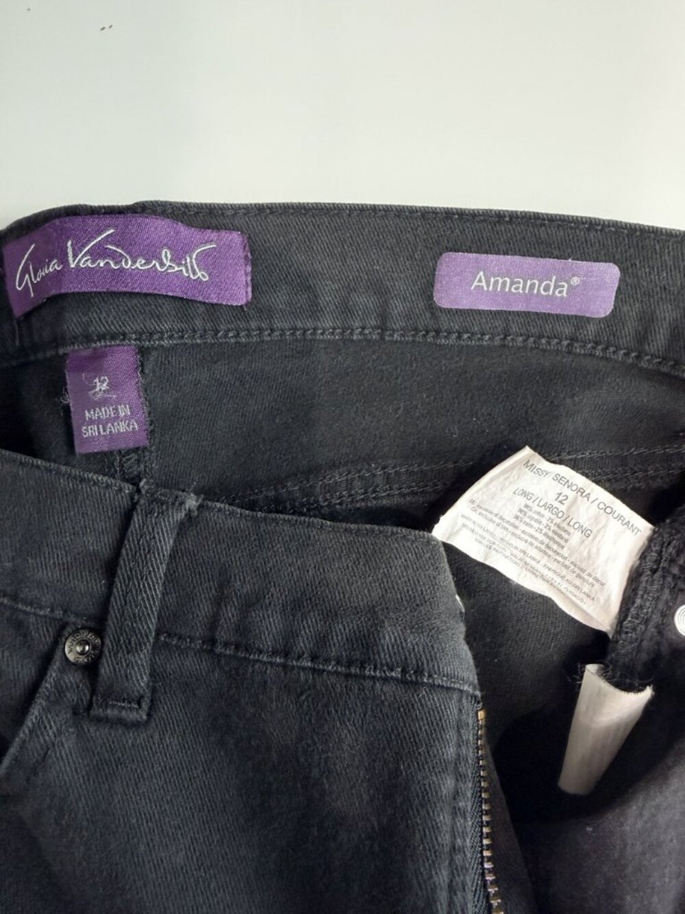 Gloria Vanderbilt Amanda Classic Tapered Jeans Womens Size 12 Black Denim - Picture 13 of 14